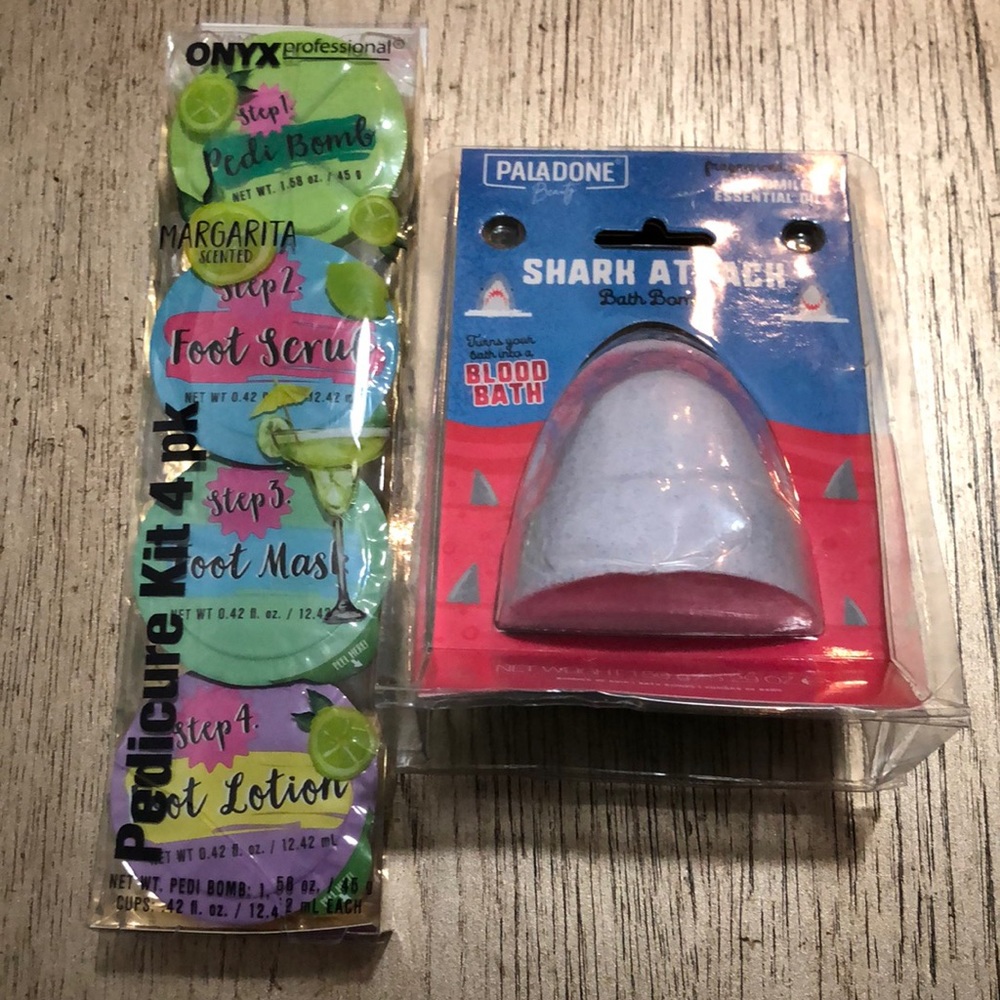 Pedicure kit & Bath Bomb